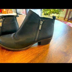 Womens lucky brand bootie size 6.5